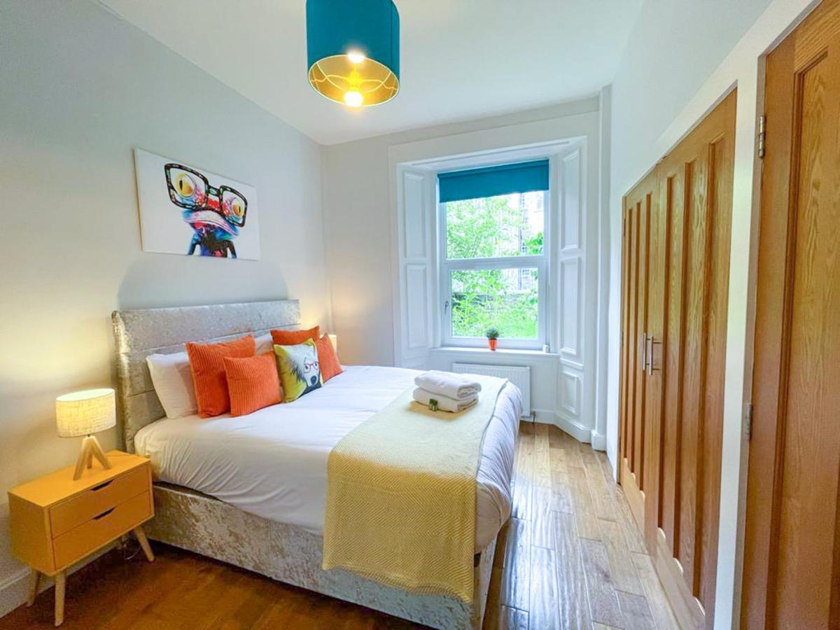 Desirable 2 Bed Apt Near Edinburgh Castle Exterior photo