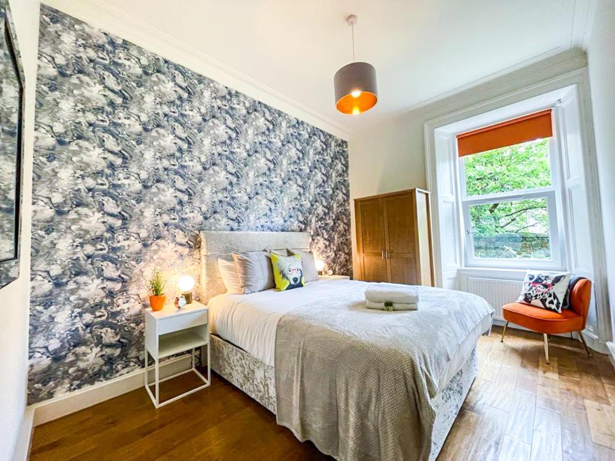 Desirable 2 Bed Apt Near Edinburgh Castle Exterior photo