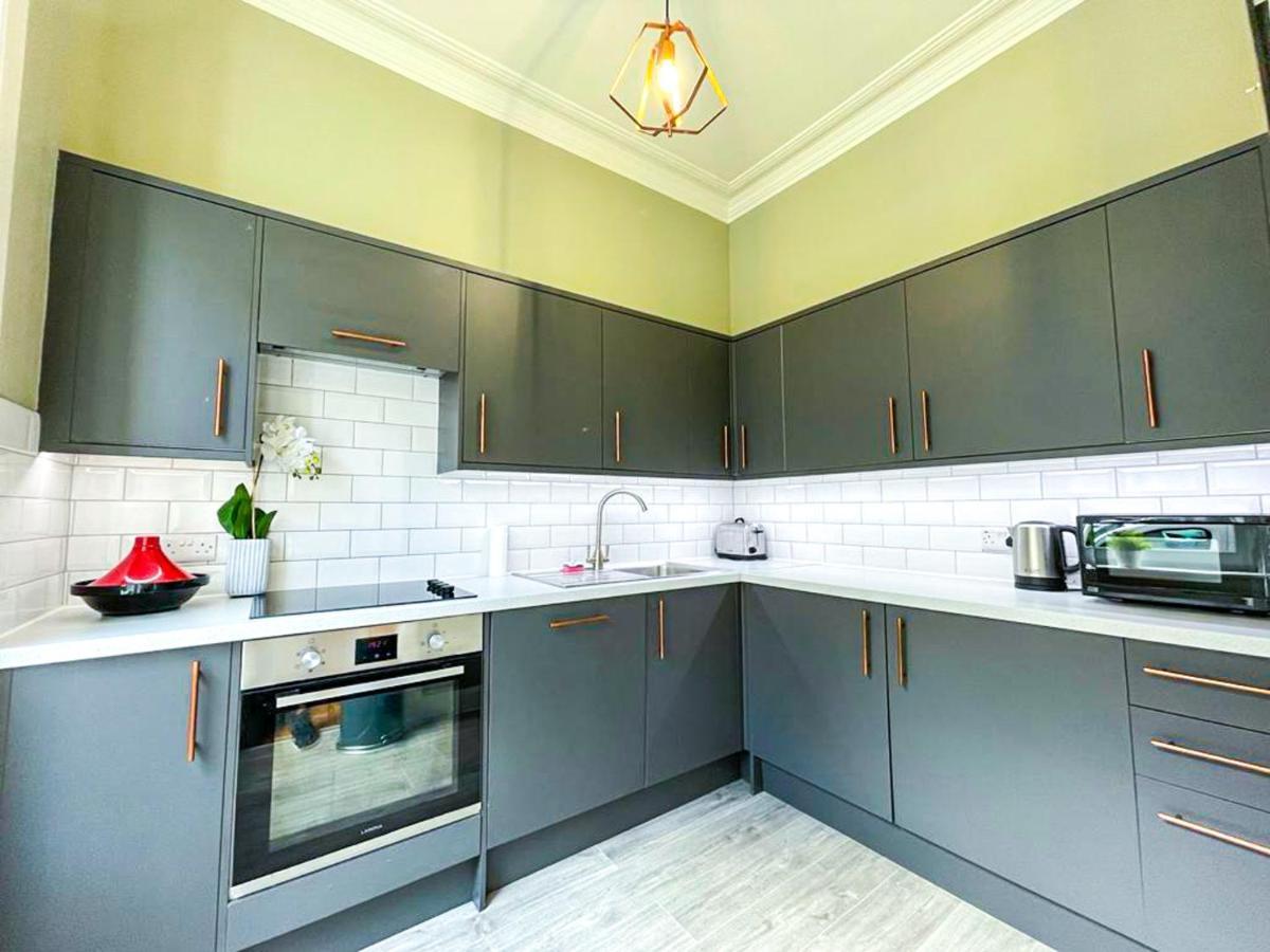Desirable 2 Bed Apt Near Edinburgh Castle Exterior photo