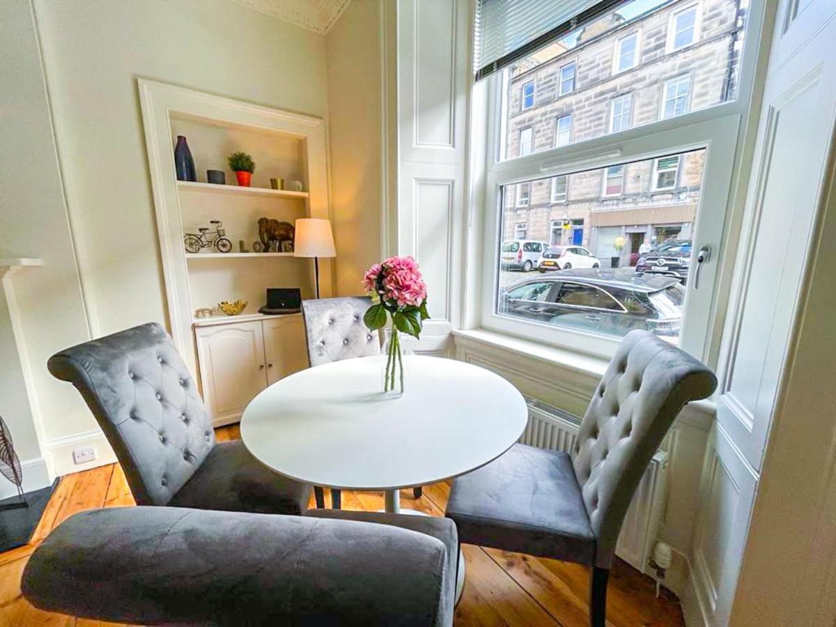 Desirable 2 Bed Apt Near Edinburgh Castle Exterior photo