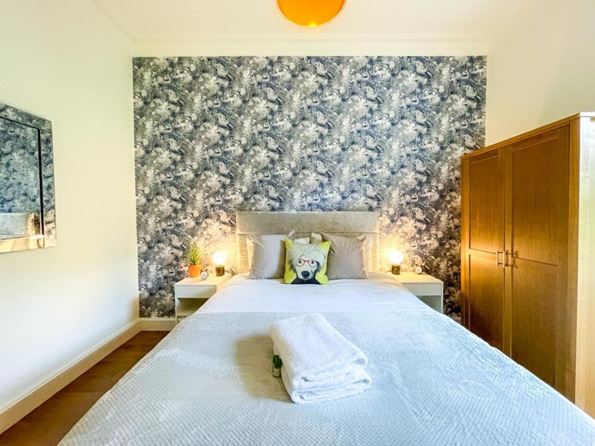 Desirable 2 Bed Apt Near Edinburgh Castle Exterior photo