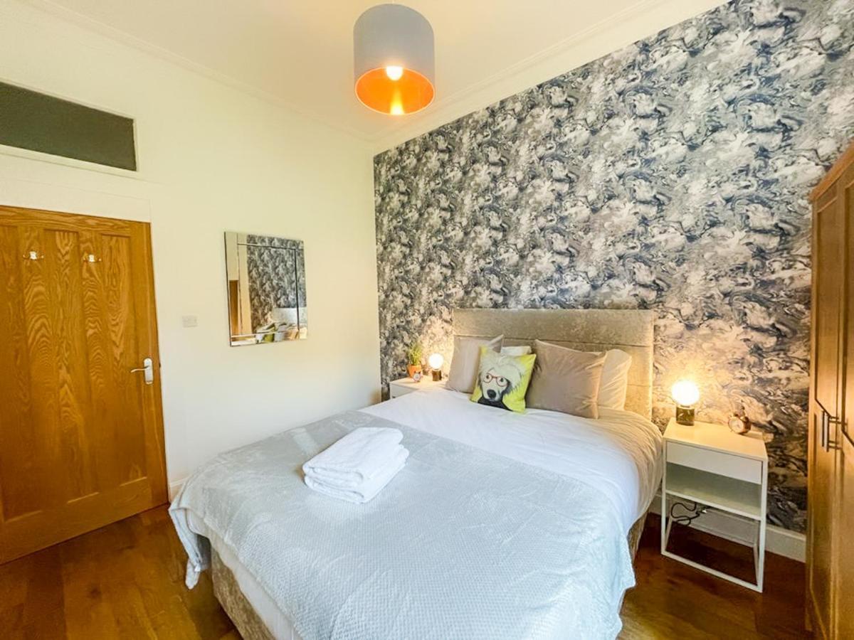 Desirable 2 Bed Apt Near Edinburgh Castle Exterior photo