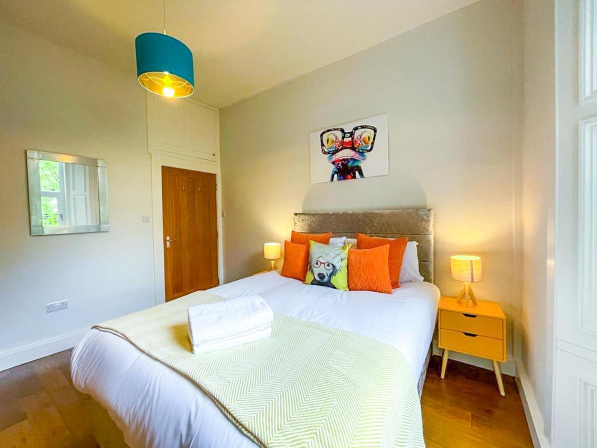 Desirable 2 Bed Apt Near Edinburgh Castle Exterior photo