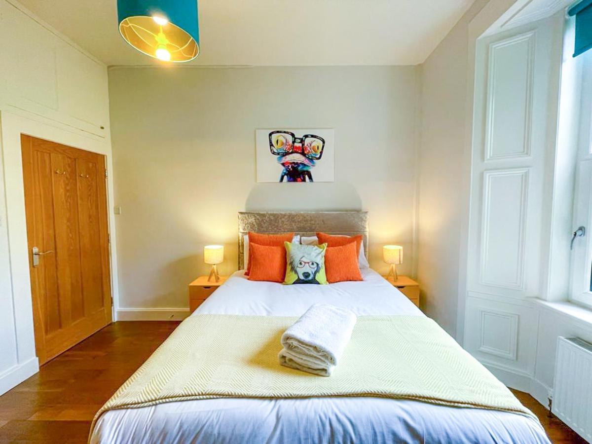 Desirable 2 Bed Apt Near Edinburgh Castle Exterior photo