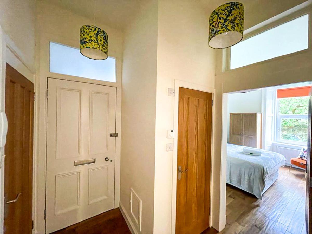 Desirable 2 Bed Apt Near Edinburgh Castle Exterior photo