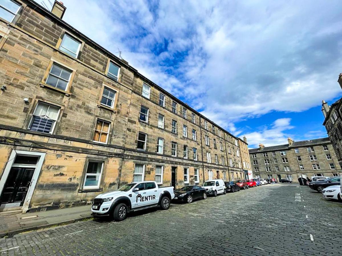 Desirable 2 Bed Apt Near Edinburgh Castle Exterior photo